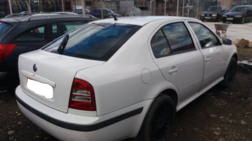 Grila proiector Skoda Octavia 2007 berli