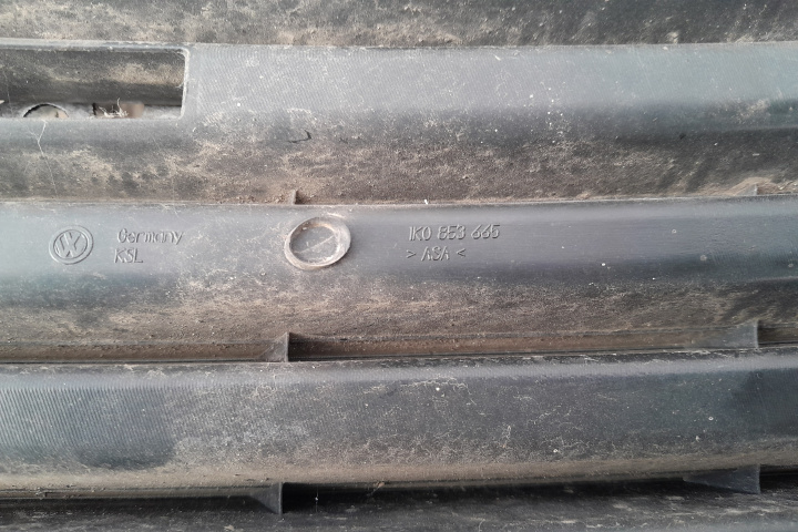 Grila proiector stanga 1K0853665 Volkswagen VW Gol