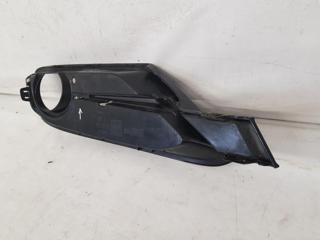 Grila proiector stanga bara fata BMW Ser