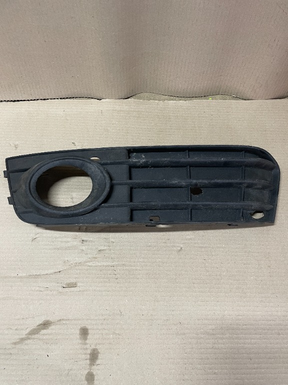 Grila proiector stanga, cod 8K0807681A, Audi A4 Avant (8K5, B8)