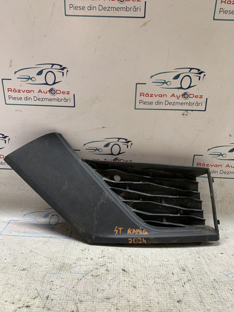 Grila proiector stanga Skoda Kamiq - Benzina 2024, 658807367A