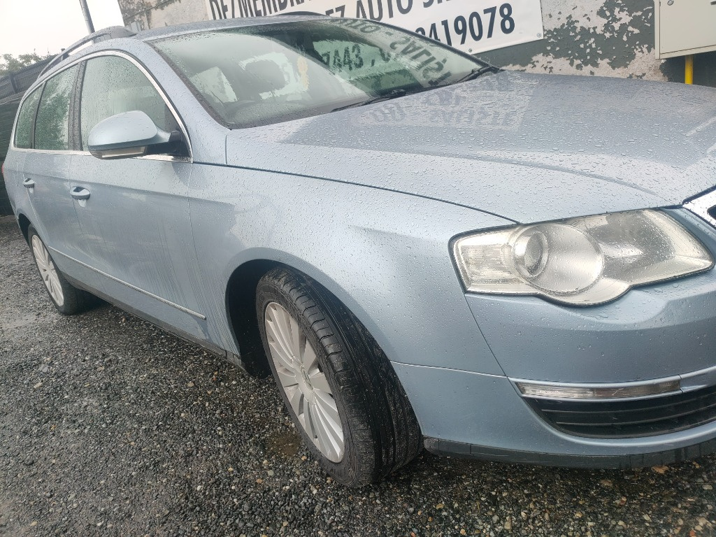 Grila proiector Volkswagen Passat B6 200