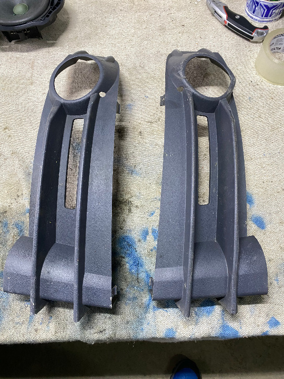 Grila proiector VW Caddy din 2006