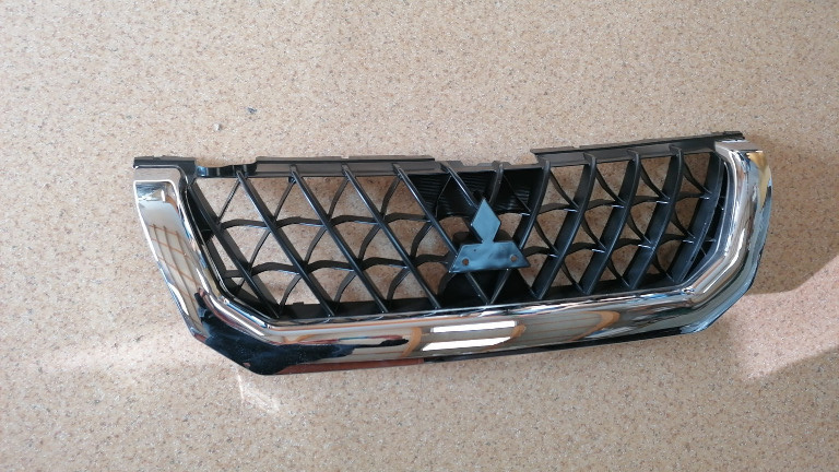 Grila radiator cromata(sport) -04 MITSUBISHI PAJERO 01-07 cod MR478595