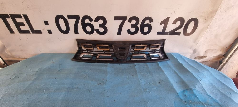 Grila radiator dacia Duster