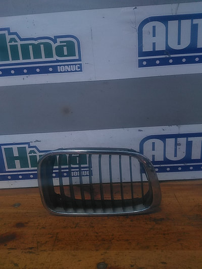 Grila radiator dreapta cromata BMW Seria III E46 1