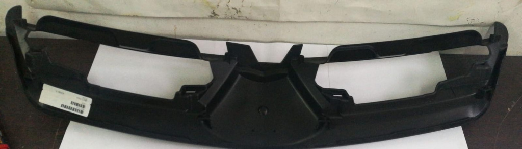 Grila radiator exterioara dupa 2007 MITSUBISHI LANCER 2004-2008 cod 7450A214WA