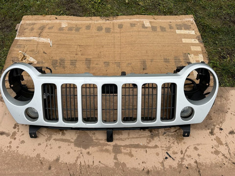 Grila radiator Jeep Cherokee 2006