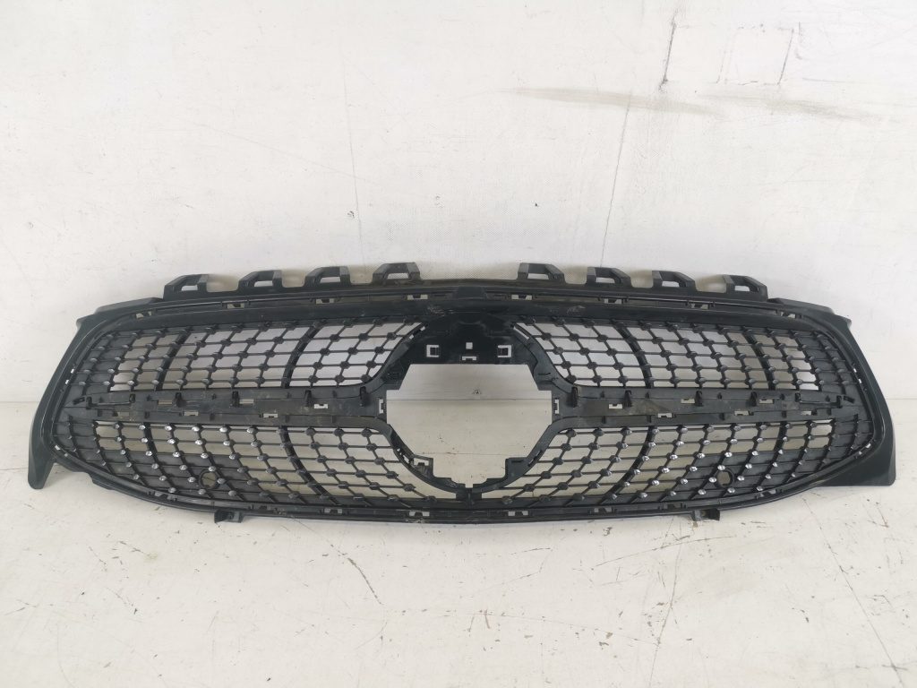 Grila Radiator Mercedes-Benz CLA-Class C118 2019 2020 2021 2022 Originala
