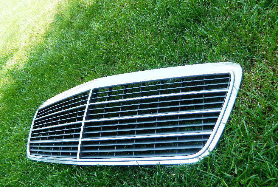 Grila radiator Mercedes E Classe W210 co