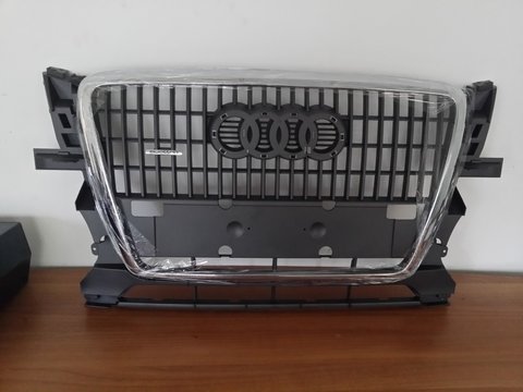 Grila radiator noua Audi Q5 08-12 cu gri si crom fara suport numar imatriculare cod 8R08536511QP