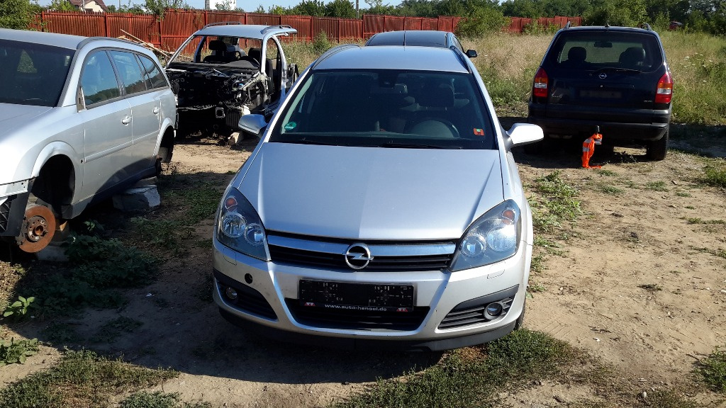 Grila radiator Opel Astra H 2006 break 1.9