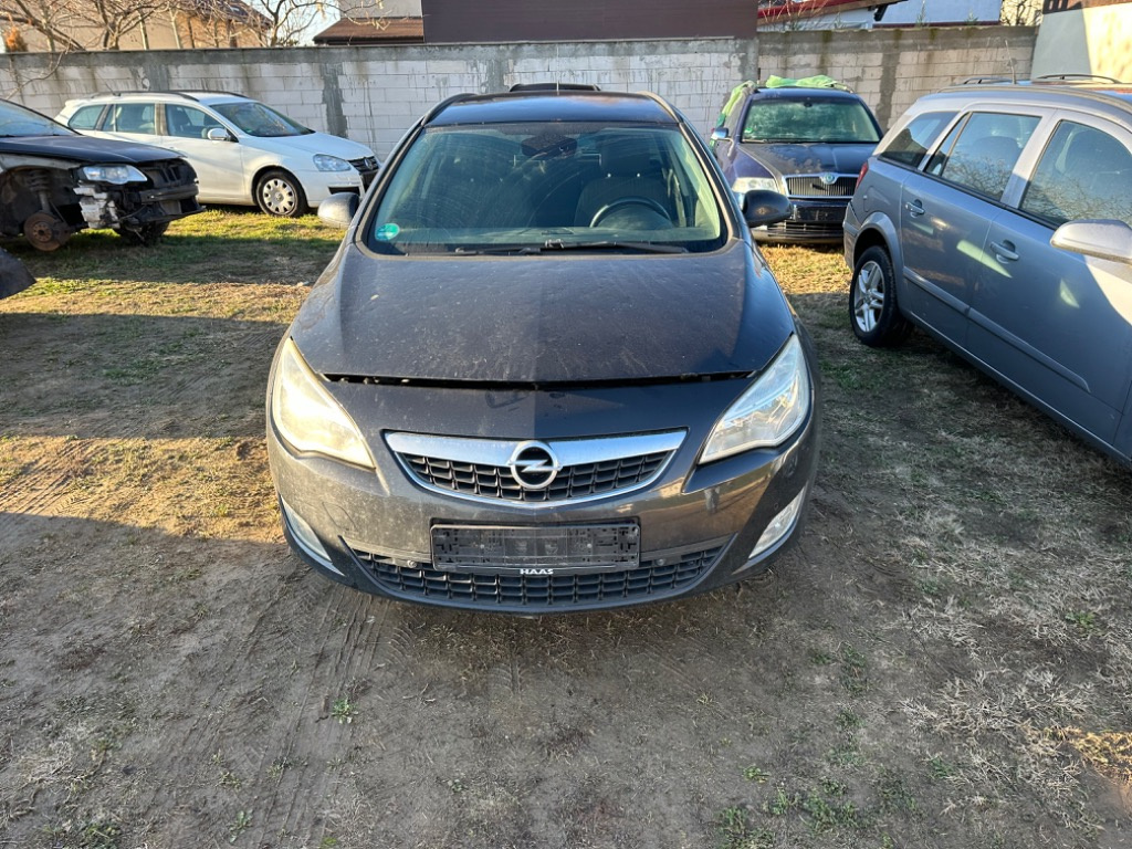 Grila radiator Opel Astra J 2011 Break 1.7