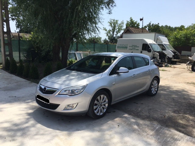 Grila radiator Opel Astra J 2011 HATCHBACK 1.7 CDT