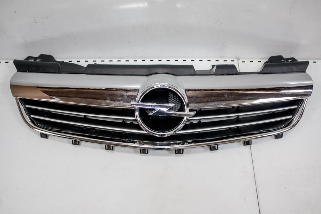 Grila radiator Opel Zafira B Facelift 21010