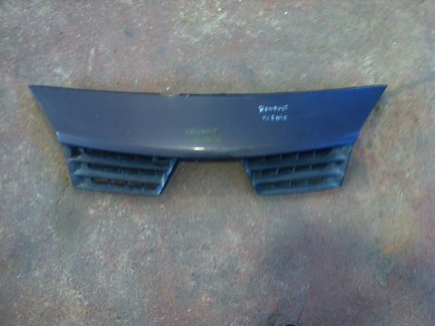 Grila radiator renault scenic 2 2003 - 2009 cod: 8200183129 - 8200140330