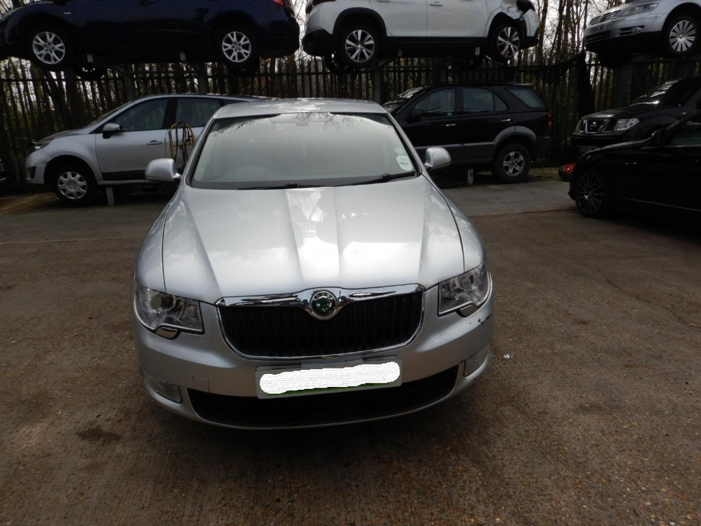 Grila radiator Skoda Superb 2 2013 Berlina 1.6 TDI