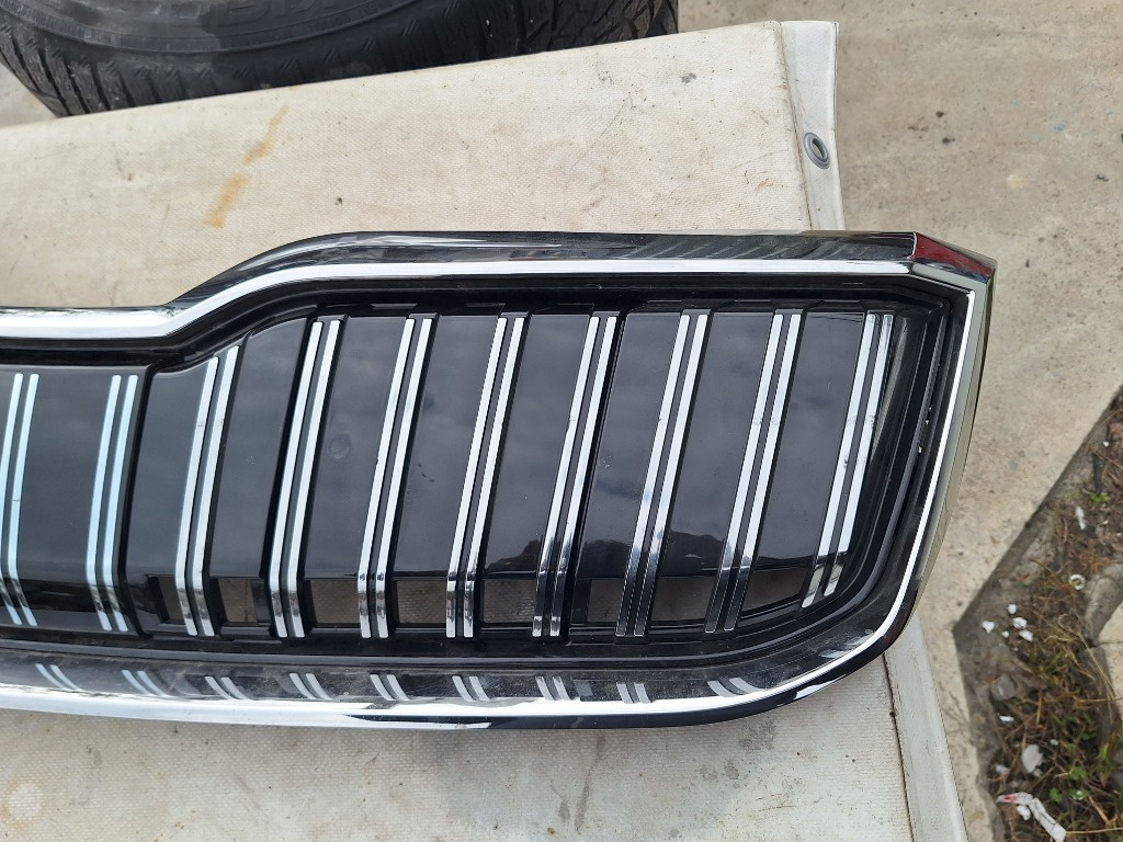 Grila radiator skoda superb 3 COD ORIGIN