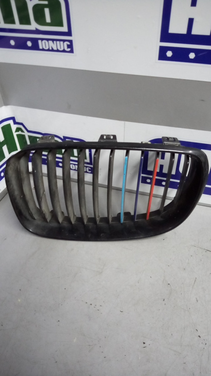 Grila radiator stanga BMW Seria I E87 2003-2011