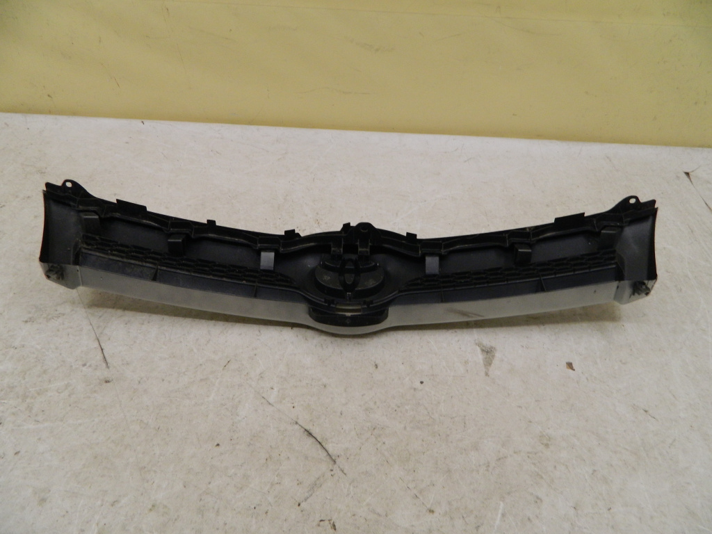 Grila radiator Toyota corolla verso, 200