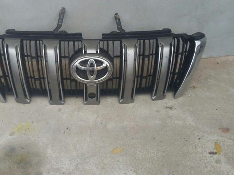 Grila radiator Toyota Land Cruiser an 2016