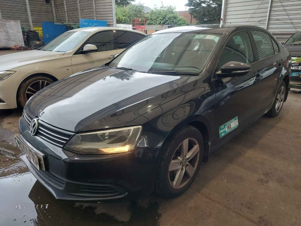 Grila radiator Volkswagen Jetta 2013 SEDAN 1.6 TDI