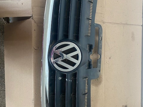 Grila radiator Volkswagen Touran [2003 - 2006] Minivan 2.0 TDI DSG (140 hp)