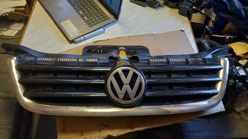 Grila radiator Volkswagen Touran