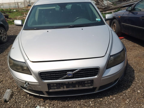 Grila radiator Volvo S40 2 [2004 - 2007] Sedan 1.6 TD MT (109 hp)