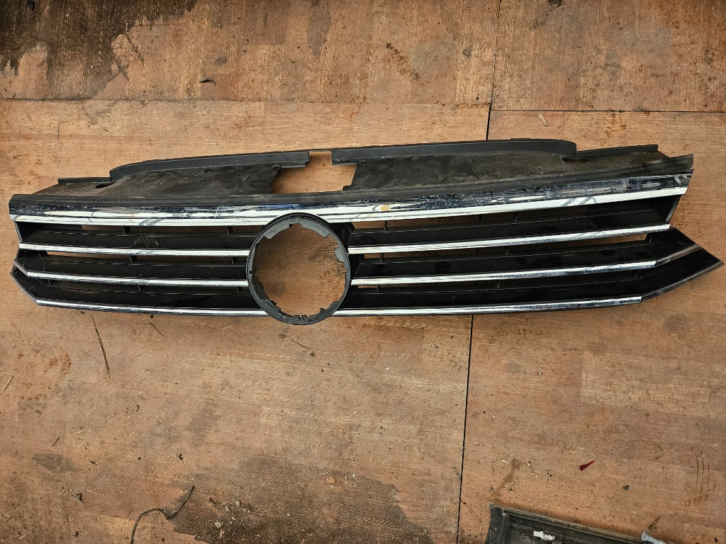 Grila Radiator VW Passat B8 Cod 3g0853651 a 3g0853653