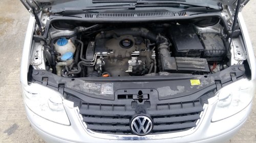 Grila radiator VW Touran 2006 Htchback 2