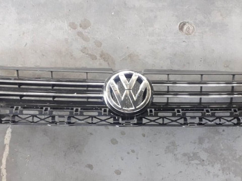 Grila radiator VW Touran 2014 1.6 tdi CAYC