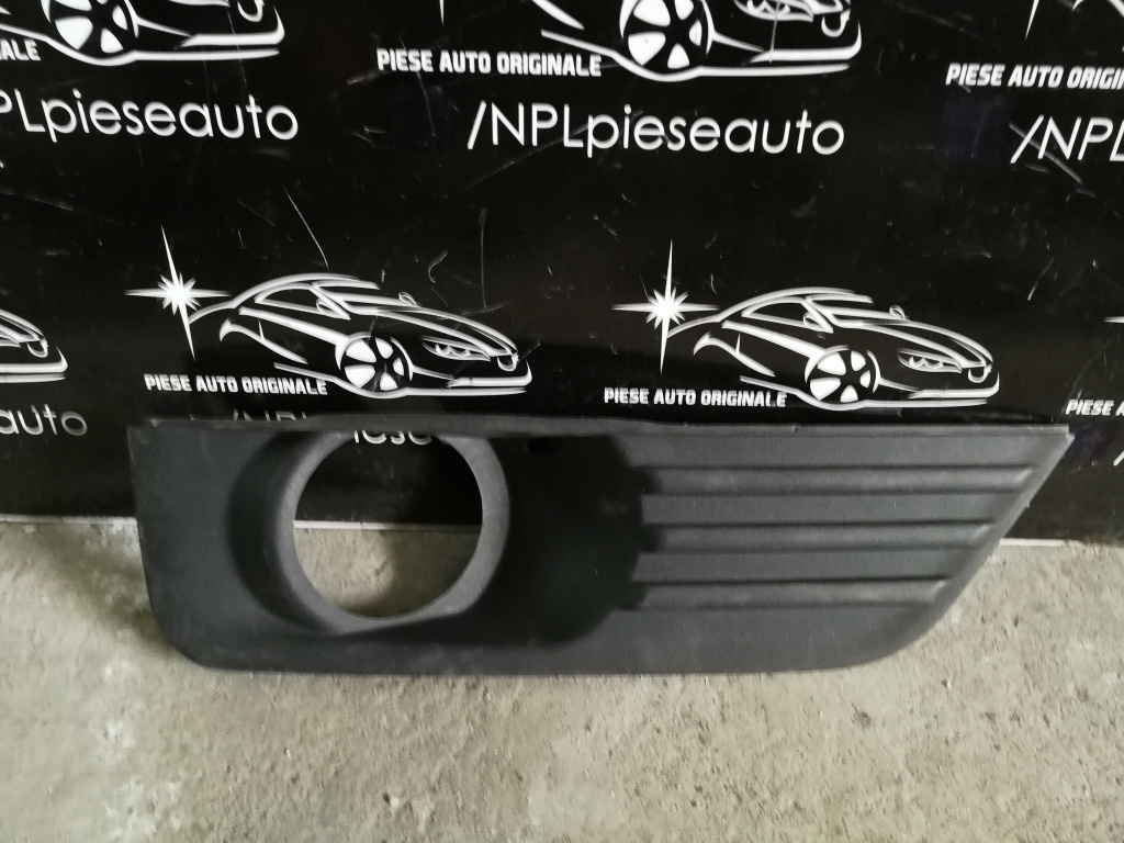 Grila stânga dreapta cu locaș proiector Ford focus model 2004-2008