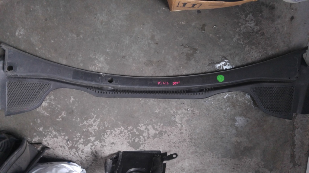 Grila stergator seat ibiza 6j 6j1853185a