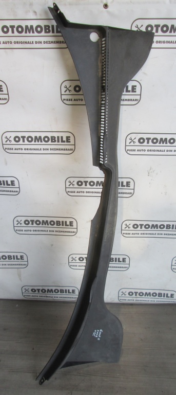 Grila stergator VW Golf 5 Combi 2003-2009: 1K5819415A