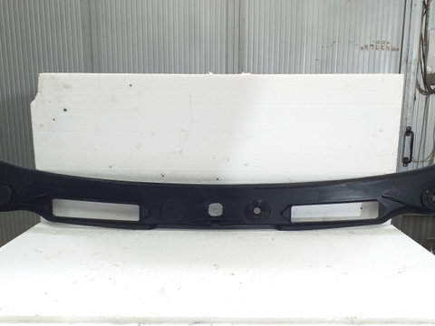 Grila stergator 15677210 CUT1 A 15677210 BMW Seria 1 E81/E82/E87/E88 [facelift] [2007 - 2012] Hatchback 5-usi 118d MT (143 hp)