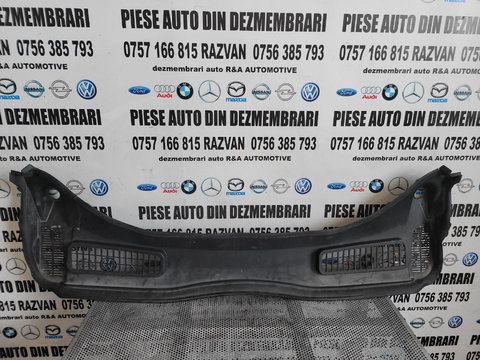 Grila Stergator Ford Kuga 2 II An 2014-2020 Volan Stanga Dezmembrez Ford Kuga 2 II 2.0 Tdci T7MA