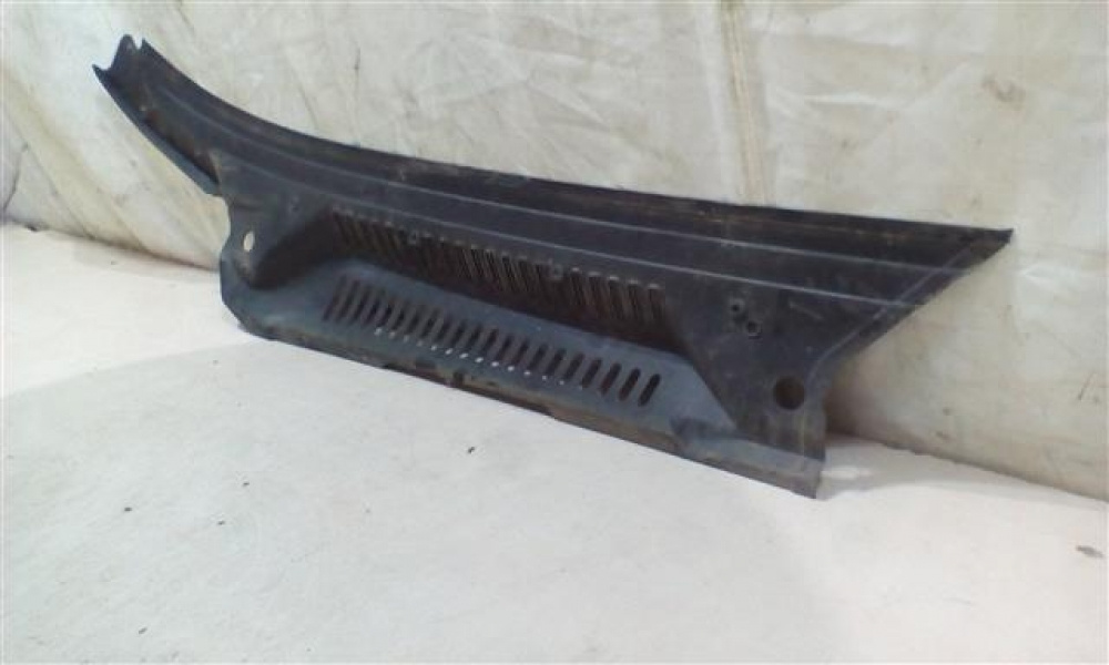 Grila stergator partea stanga Peugeot Boxer Fiat Ducato Jumper An 2002-2007 cod 1330639080