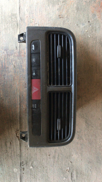 Grila ventilație centrală si butoane Grande Punto 2005-2021 cod 735386328