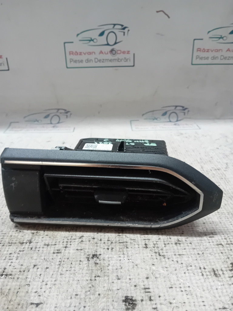 Grila ventilație stânga Dacia Sandero 3 2022, 687619124R