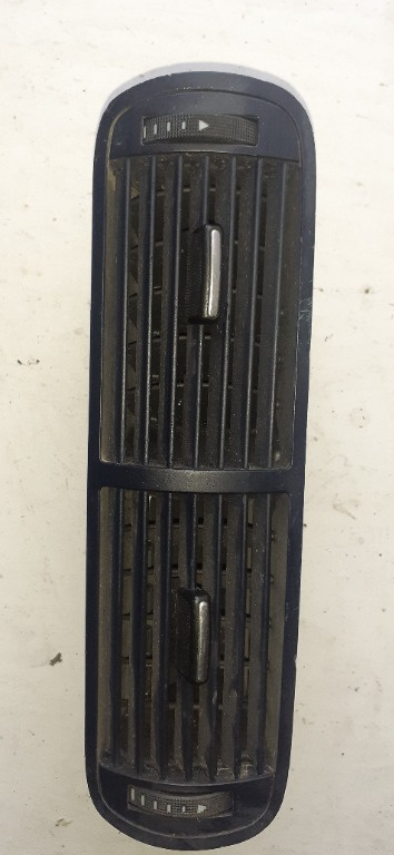 Grila ventilare centrala Audi a3 8l 2002