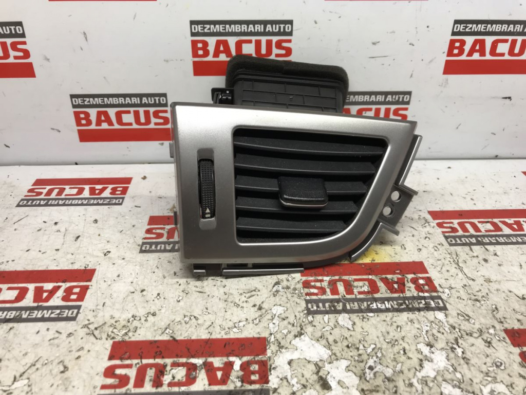 Grila Ventilatie Aer Bord Stânga Hyundai i30 An 2015 Cod 97480A6000