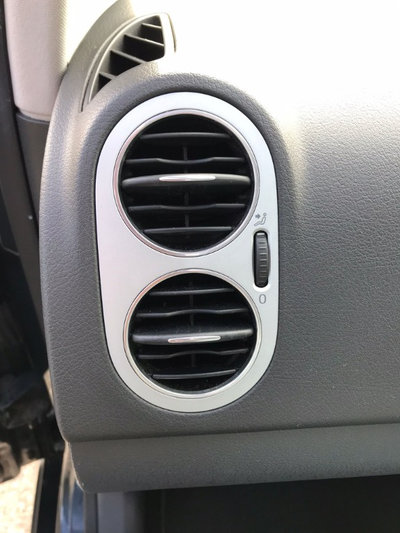 Grila ventilatie / aerator bord partea stanga VW G