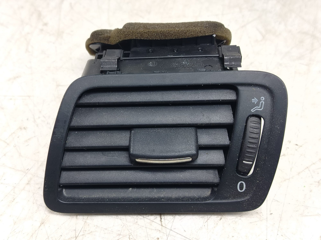 Grila ventilatie bord 3c1819701 Volkswagen VW Passat B6 [2005 - 2010] 1.6 tdi CAYC