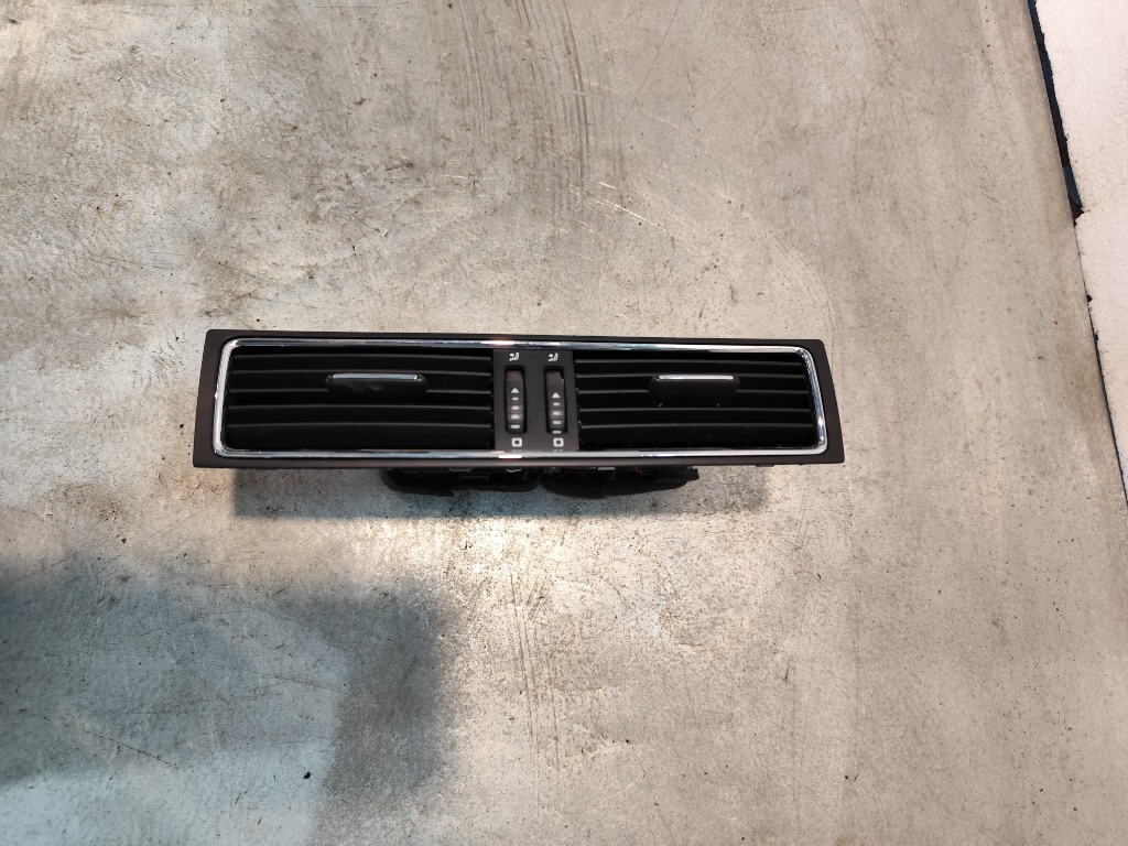 Grila ventilatie bord centrala 3t0820951a Skoda Su