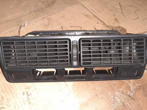 Grila ventilatie bord centru Volkswagen VW Golf 4 [1997 - 2006] wagon 1.9 TDI MT (115 hp) 1.9AJM 6+1 COMBI NEGRU