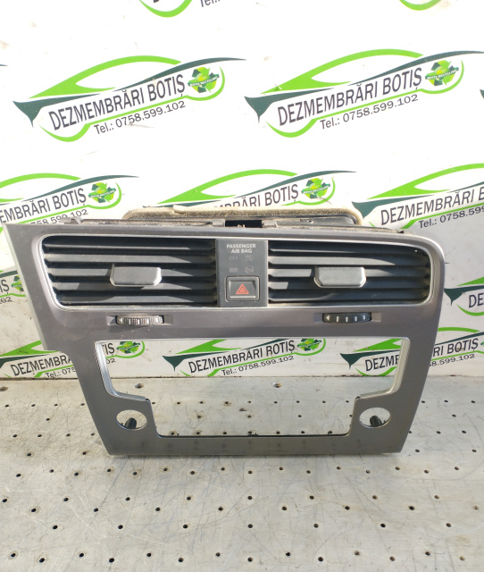 Grila ventilatie bord centru Volkswagen VW Golf 7 [2012 - 2017] Hatchback 5-usi 1.2 TSI BlueMotion MT (105 hp)