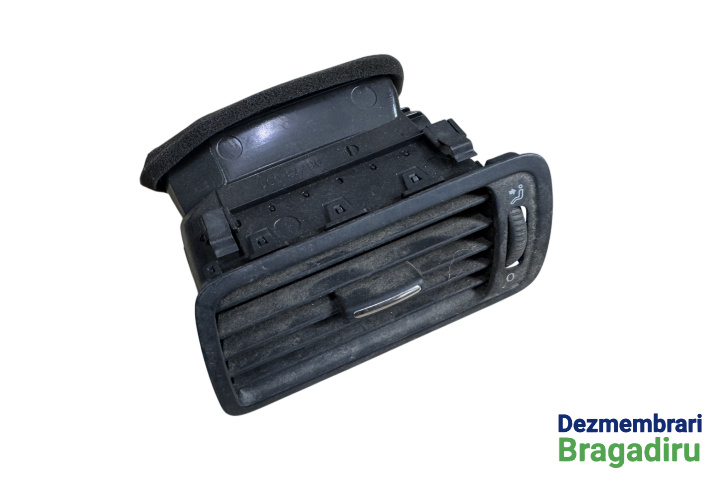 Grila ventilatie bord dreapta Atentie doar pentru piese!!!! Volkswagen VW Passat B6 [2005 - 2010] Sedan 4-usi 2.0 TDI MT (140 hp) Cod motor: CBAB Cod cutie: KNS Cod culoare: LC9X