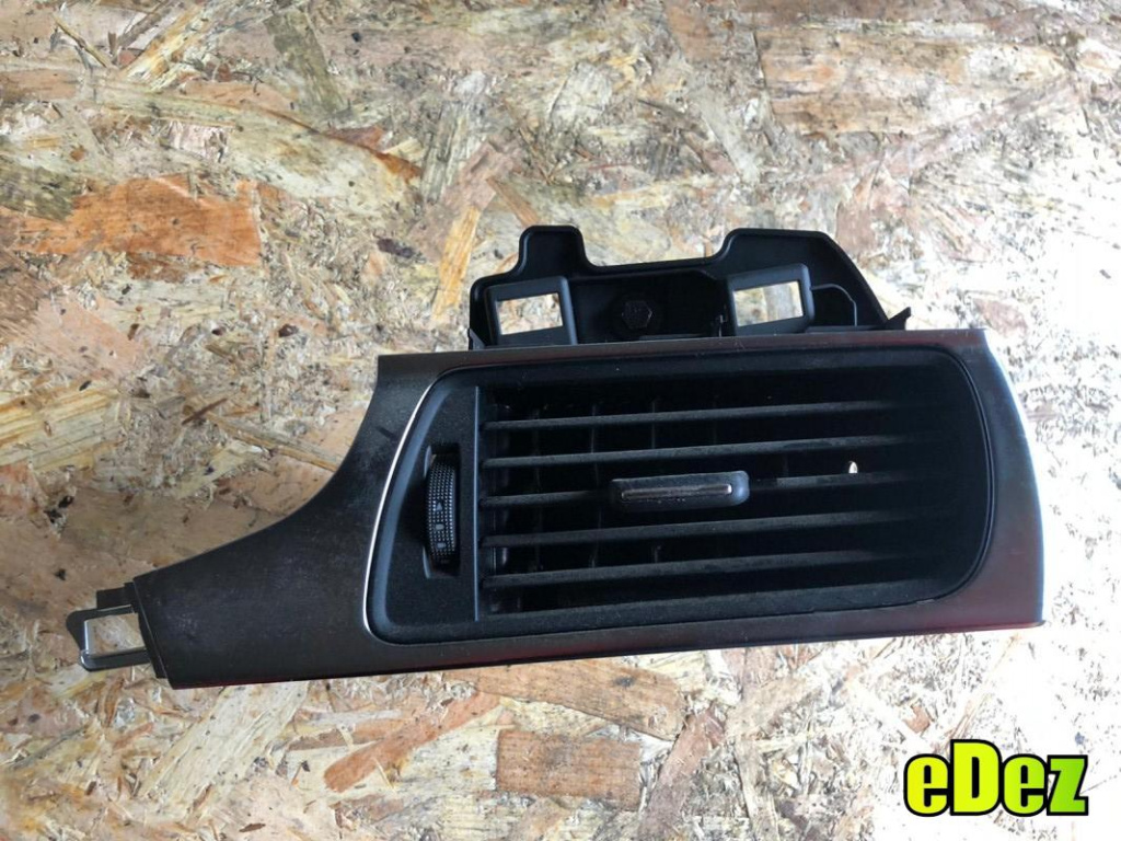 Grila ventilatie bord dreapta Audi A6 (2010-2018) [4G2, C7] 4g2820902