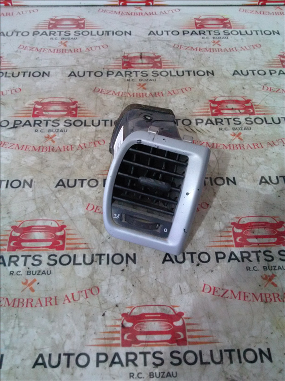 Grila ventilatie bord dreapta SKODA FABIA 2